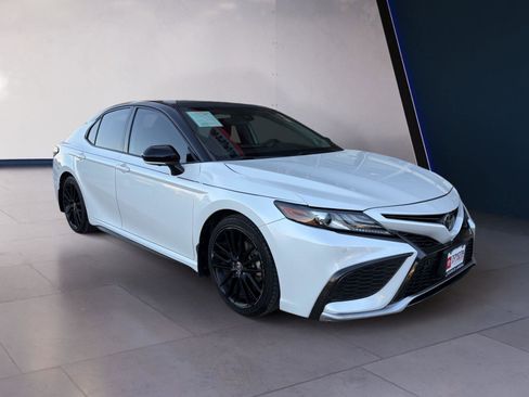 Used 2021 Toyota Camry XSE image 7