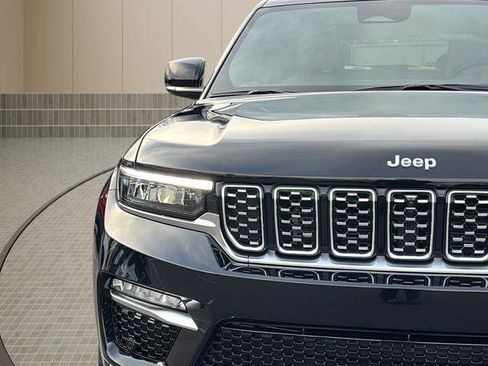 New 2025 Jeep Grand Cherokee Summit image 10