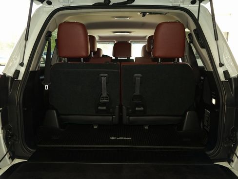 Used 2019 Lexus LX 570 570 image 33