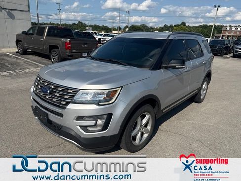 Used 2017 Ford Explorer XLT AWD/4WD image 1