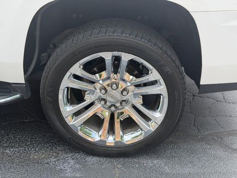 Used 2019 GMC Yukon SLT w/ Premium Edition AWD/4WD image 7