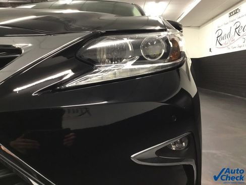 Used 2018 Lexus ES 350 w/ Navigation System Package image 16