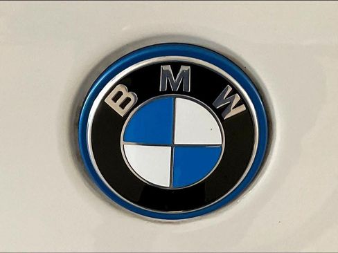 Used 2025 BMW X5 xDrive50e AWD/4WD image 30