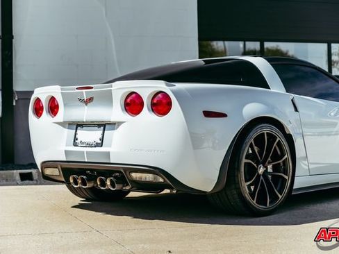 Used 2013 Chevrolet Corvette Z06 w/ 3LZ Preferred Equipment Group RWD image 55