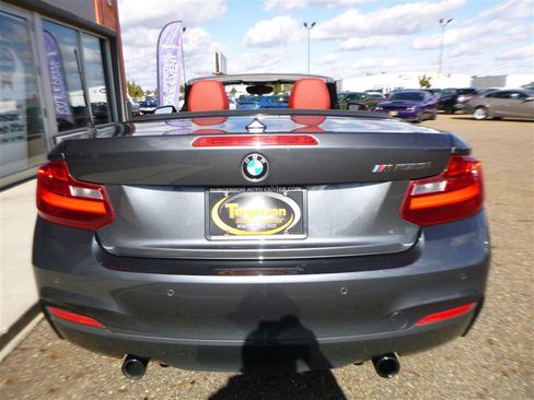 Used 2015 BMW M235i Convertible image 27