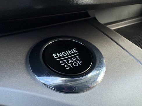 Used 2023 Ford Explorer XLT image 54