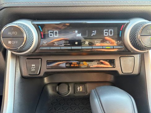 Used 2023 Toyota RAV4 XLE AWD/4WD image 18