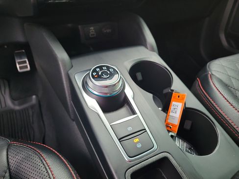 Used 2024 Ford Escape ST-Line Elite w/ Premium Technology Package image 34