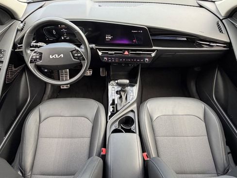Certified 2023 Kia Niro EX Touring FWD image 12