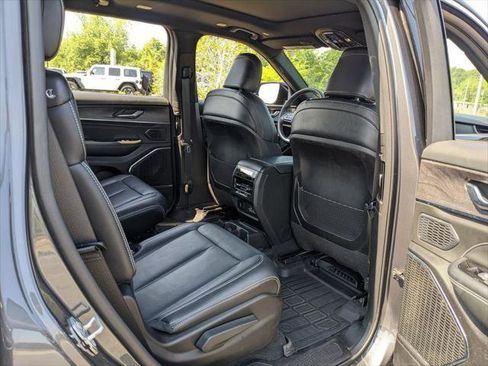 Certified 2025 Jeep Grand Cherokee L Overland AWD/4WD image 57