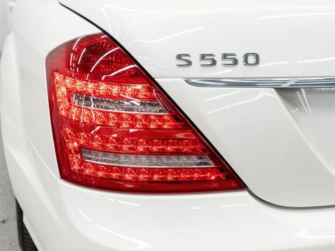 Used 2013 Mercedes-Benz S 550 4MATIC image 46