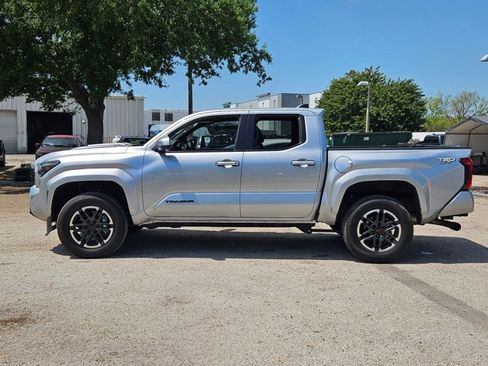Used 2024 Toyota Tacoma TRD Sport image 3