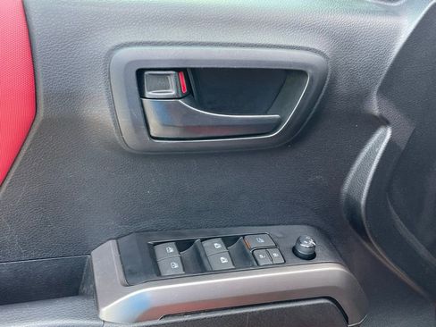 Used 2023 Toyota Tacoma SR5 w/ Technology Package image 11