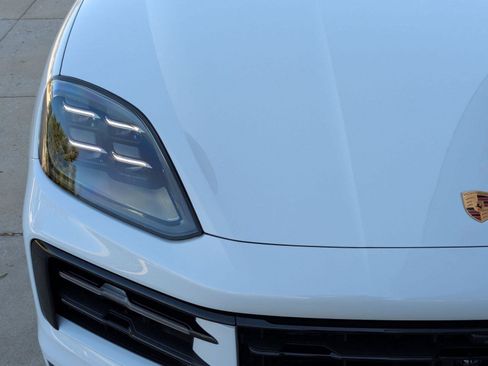 Certified 2026 Porsche Cayenne AWD/4WD image 12