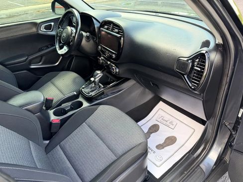 Used 2020 Kia Soul EX FWD image 28