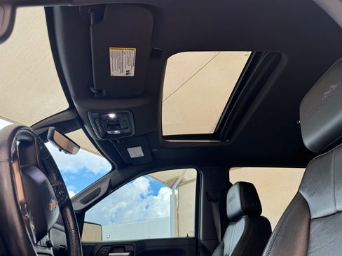 Used 2019 Chevrolet Silverado 1500 High Country w/ Technology Package image 14