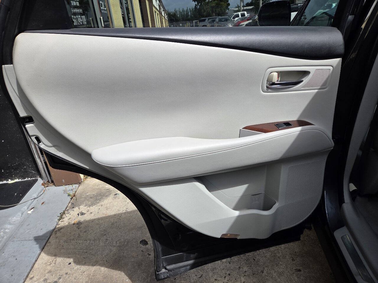 Used 2010 Lexus RX 350 2WD image 18
