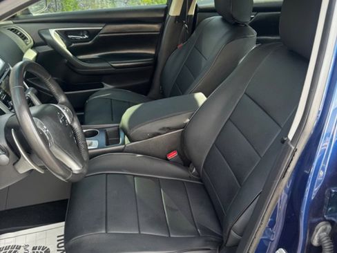 Used 2016 Nissan Altima 3.5 SR image 9