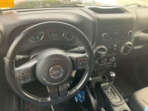 Used 2014 Jeep Wrangler Unlimited Sport w/ Quick Order Package 24S AWD/4WD image 21