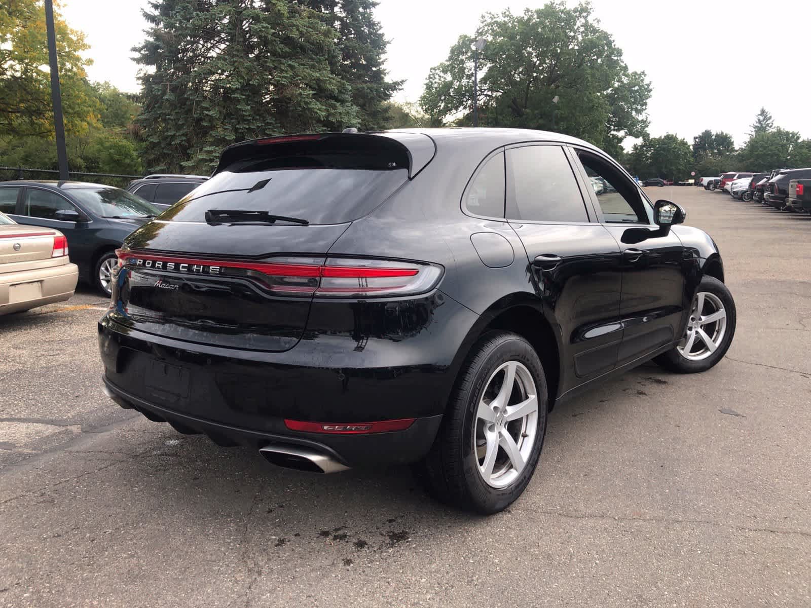 Used 2021 Porsche Macan AWD/4WD image 3
