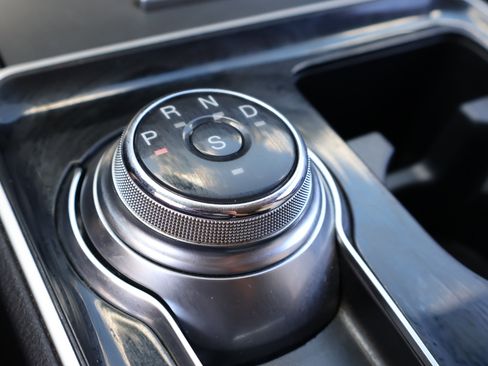 Used 2020 Ford Edge SEL w/ Convenience Package image 27