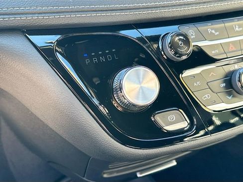 New 2026 Chrysler Pacifica Select image 16