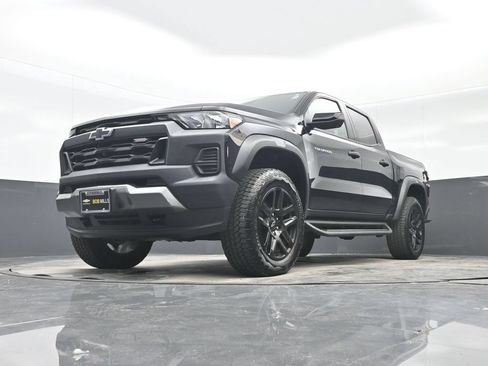 Used 2024 Chevrolet Colorado Trail Boss w/ Technology Package AWD/4WD image 25