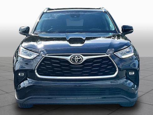 Used 2020 Toyota Highlander Limited FWD image 4