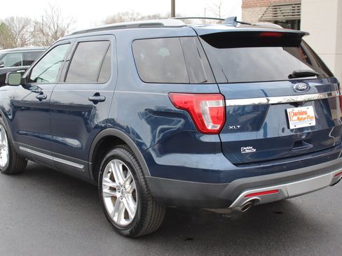 Used 2017 Ford Explorer XLT w/ Equipment Group 202A image 8