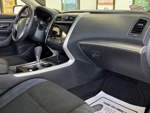 Used 2015 Nissan Altima 2.5 S w/ Special Edition Package FWD image 11