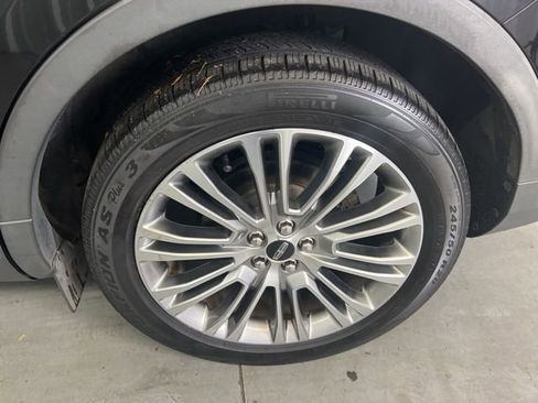 Used 2017 Lincoln MKX Reserve w/ Enhanced Security Package image 27