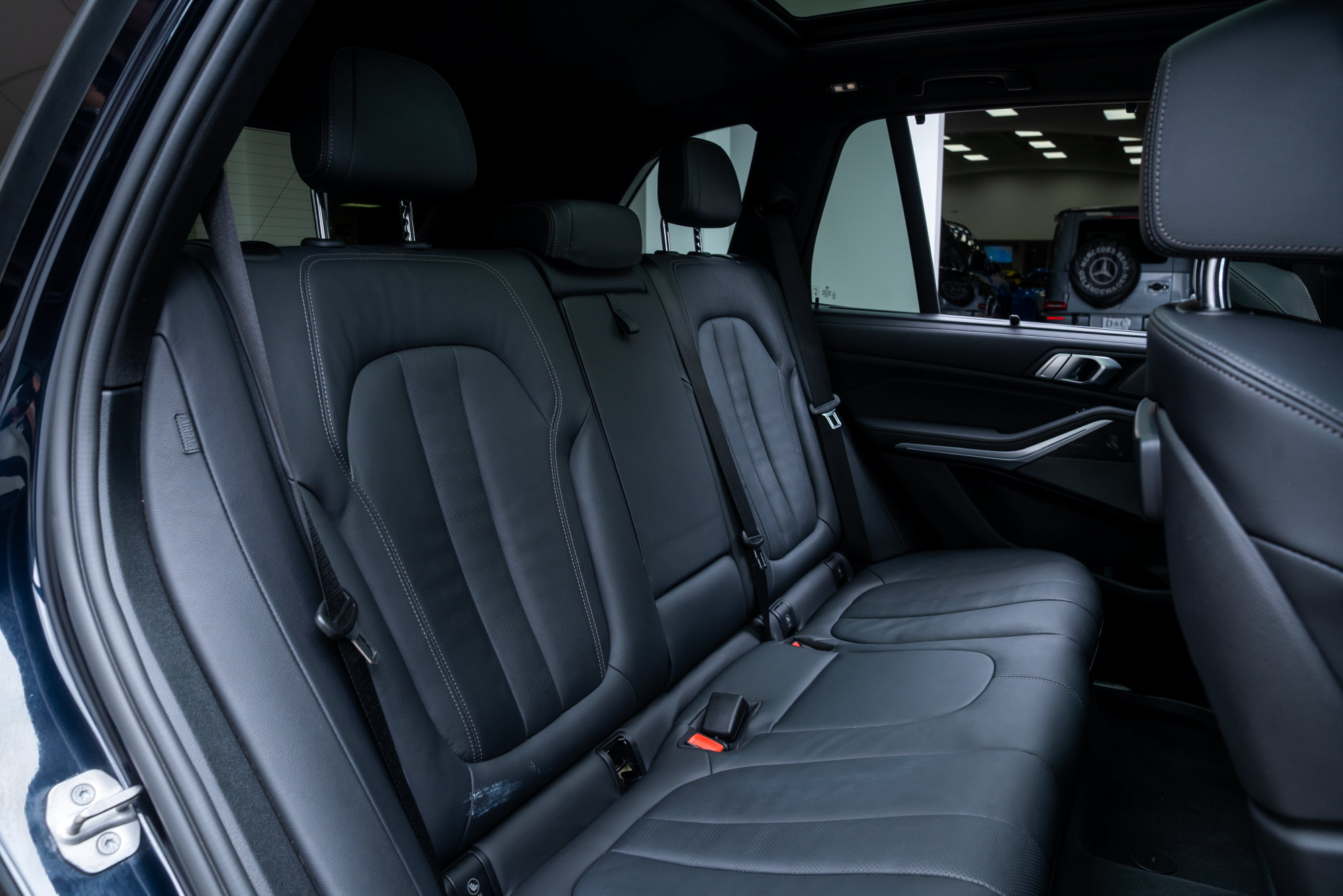 Used 2022 BMW X5 M50i AWD/4WD image 25