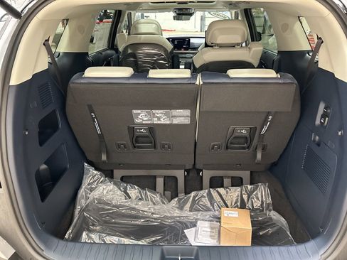 New 2026 Kia Carnival SX Prestige image 33