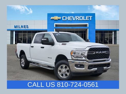 Used 2024 RAM 2500 Big Horn AWD/4WD image 1