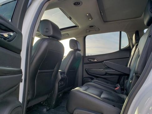 Used 2018 GMC Acadia SLT w/ LPO, Floor Liner Package image 16