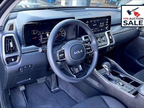 Used 2023 Kia Sorento LX AWD/4WD image 14