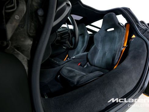 Used 2019 McLaren 720S image 12