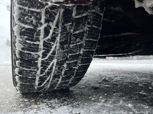 Used 2017 Toyota Sienna XLE image 4