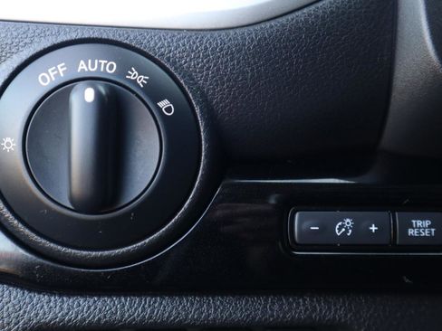 Used 2021 Nissan Titan SV w/ SV Convenience Package image 68