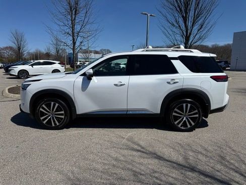 Certified 2025 Nissan Pathfinder Platinum w/ Cargo Package image 8