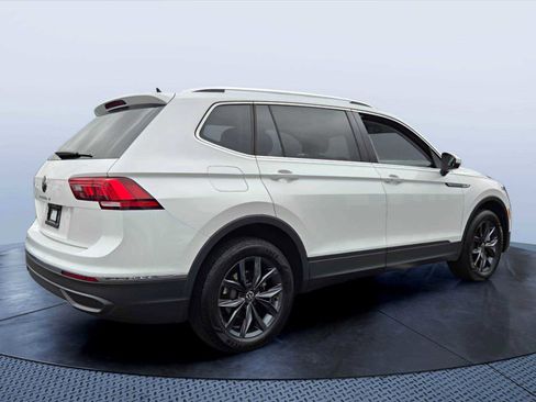 Used 2023 Volkswagen Tiguan SE FWD image 5