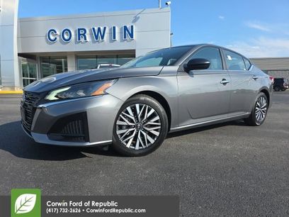 Used 2025 Nissan Altima 2.5 SV