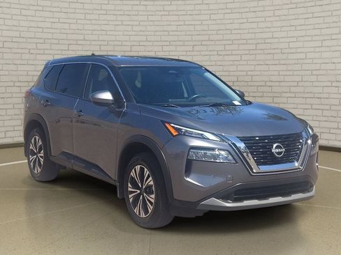 Used 2023 Nissan Rogue SV FWD image 3