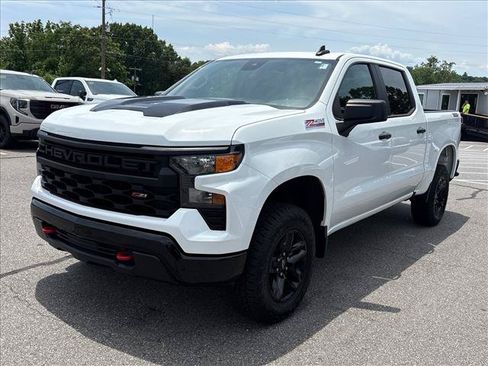 Certified 2022 Chevrolet Silverado 1500 Custom Trail Boss AWD/4WD image 4
