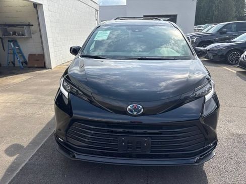 Certified 2025 Toyota Sienna XLE Woodland Edition AWD/4WD image 2