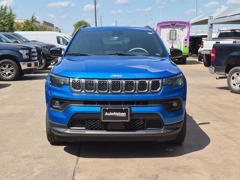 Used 2023 Jeep Compass Latitude w/ Sun and Sound Group AWD/4WD image 2