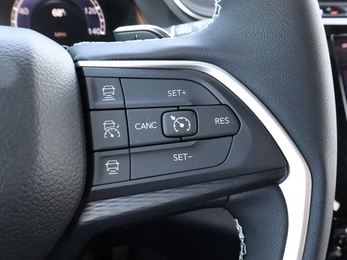 New 2025 Jeep Grand Cherokee L Altitude image 32