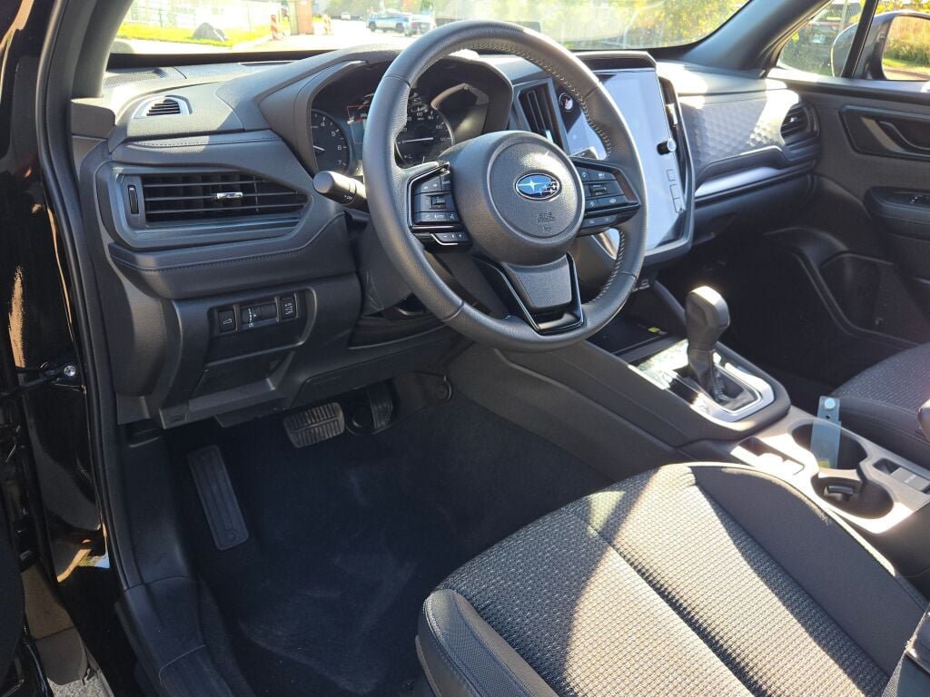 Certified 2025 Subaru Forester Premium AWD/4WD image 23