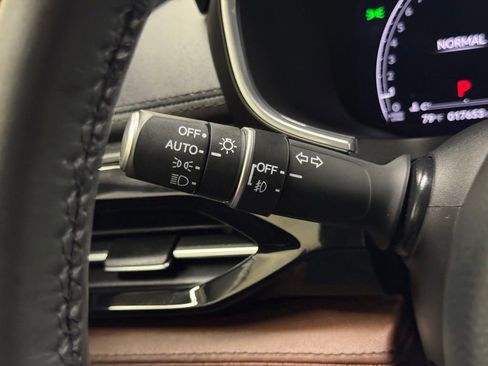 Used 2024 Acura MDX SH-AWD w/ Advance Package image 23
