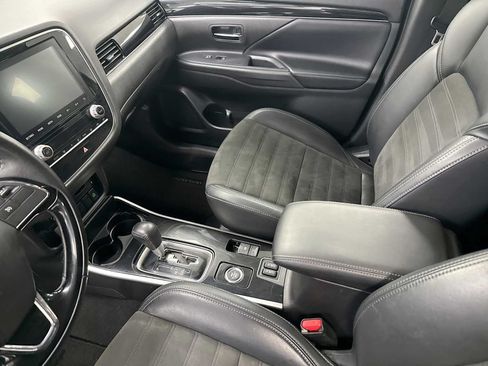 Used 2020 Mitsubishi Outlander SE AWD/4WD image 21